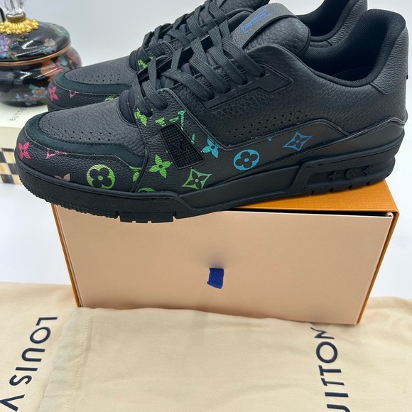 Men's Louis Vuitton monogram trainer sneakers size 11 fits 12 US made in Italy - Picture 5 of 10